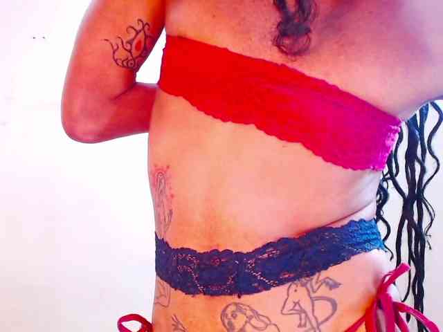 Foxy-Ella Live Webcam on BongaCams