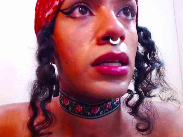 Foxy-Ella Live Webcam on BongaCams