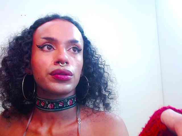 Foxy-Ella Live Webcam on BongaCams