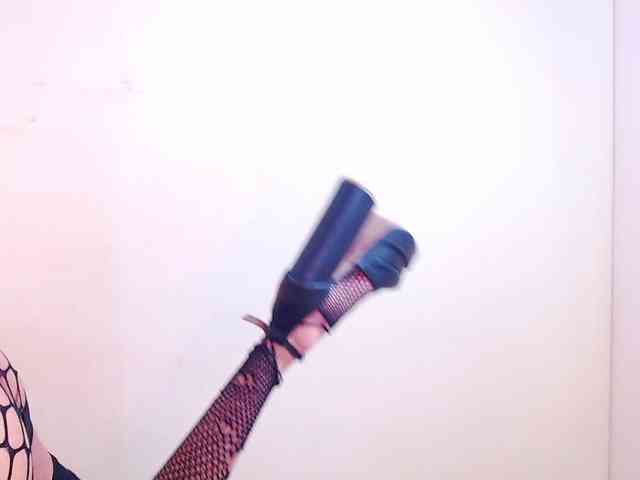 Foxy-Ella Live Webcam on BongaCams