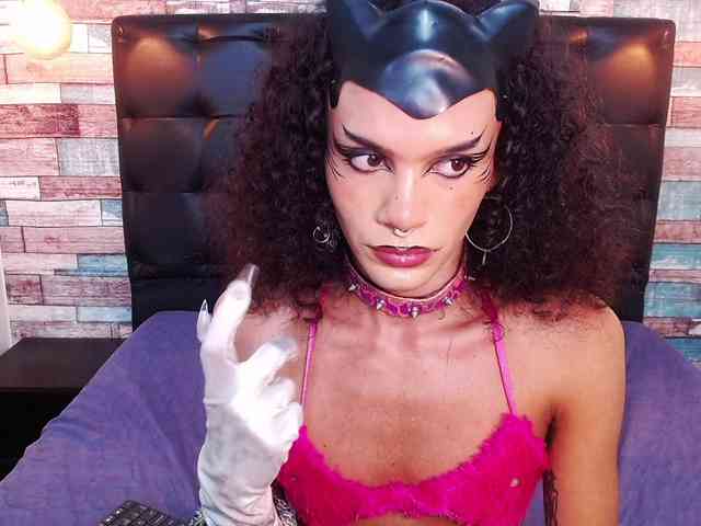 Foxy-Ella Live Webcam on BongaCams