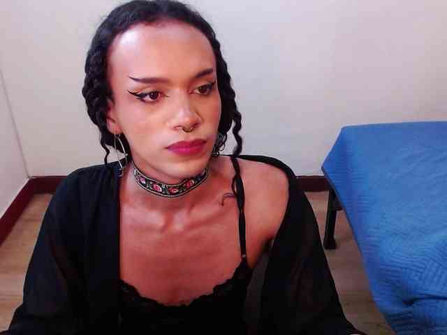 Foxy-Ella Live Webcam on BongaCams