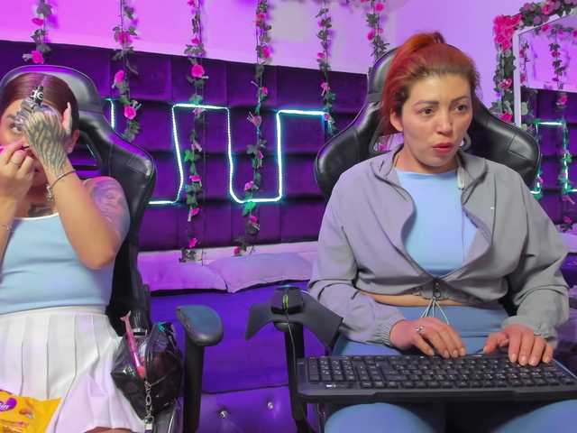  LizaAndCharlottt chat room