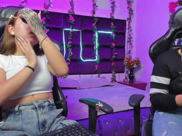  LizaAndCharlottt chat room