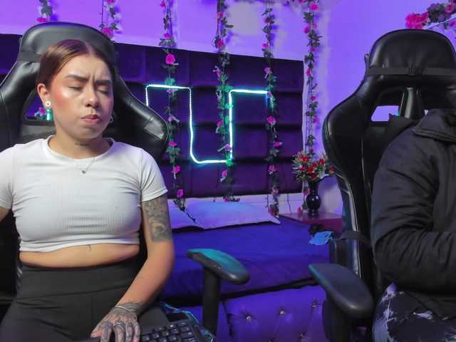  LizaAndCharlottt chat room