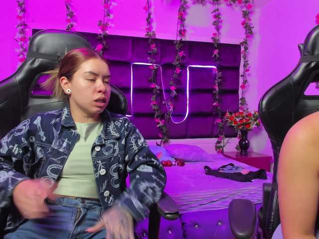  LizaAndCharlottt chat room