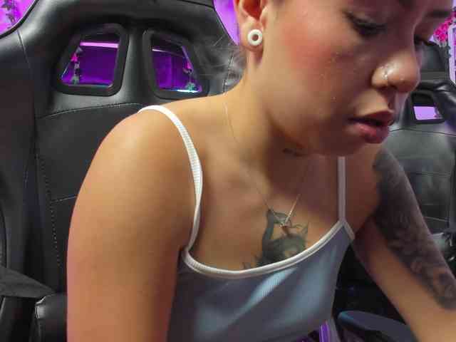 LizaAndCharlottt webcam