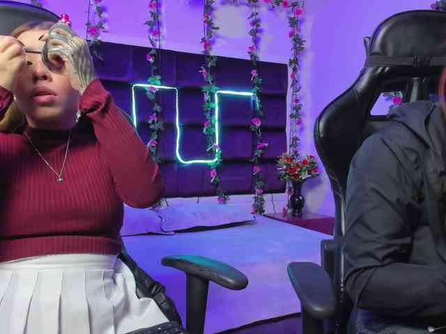 LizaAndCharlottt webcam