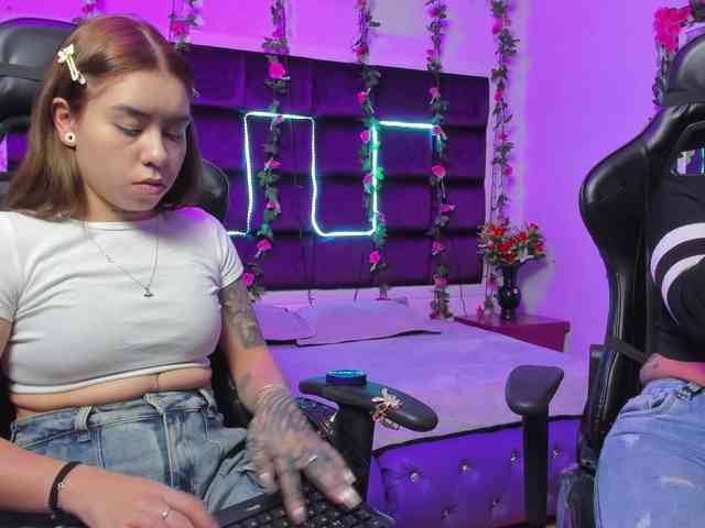 LizaAndCharlottt webcam