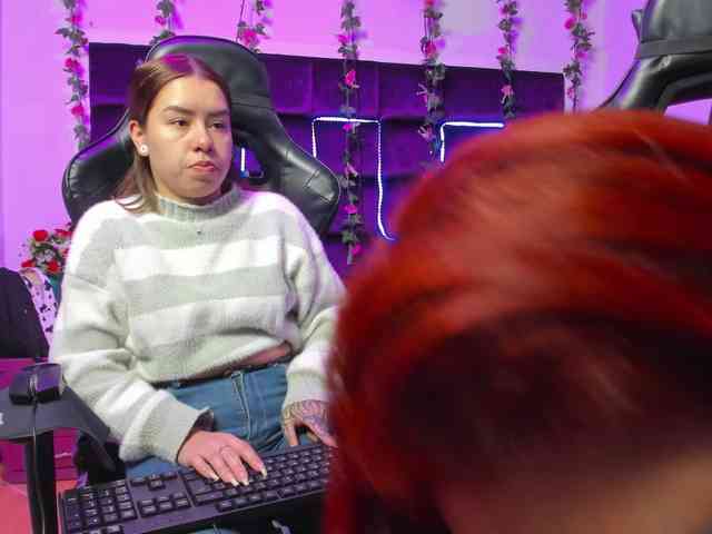 LizaAndCharlottt webcam