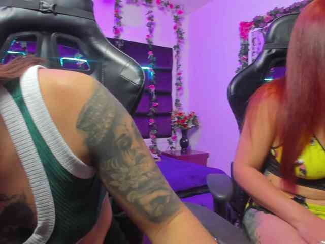 LizaAndCharlottt webcam