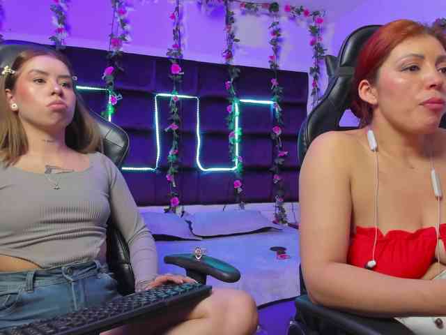 LizaAndCharlottt webcam