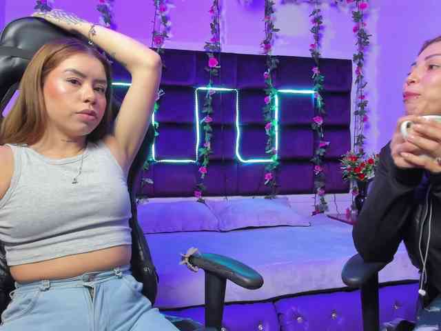 LizaAndCharlottt webcam