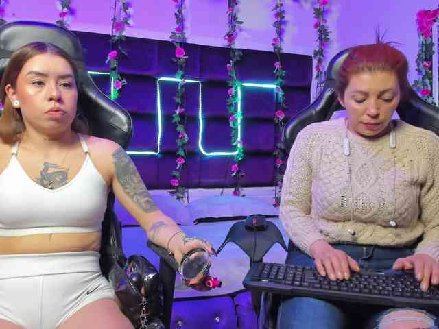 LizaAndCharlottt webcam