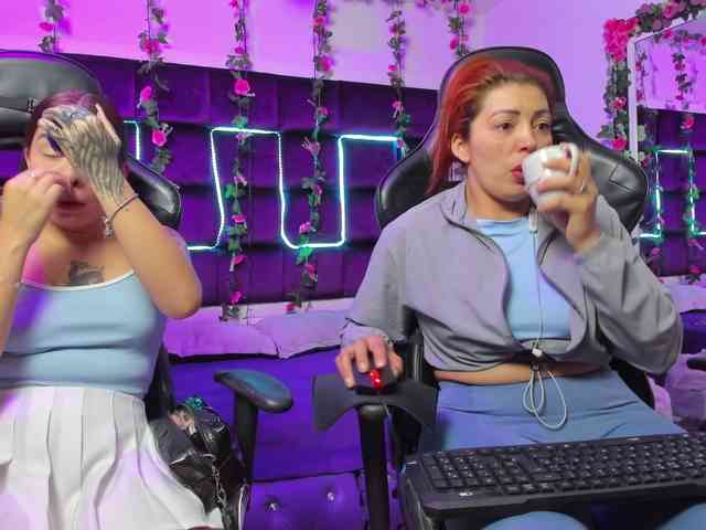 LizaAndCharlottt webcam