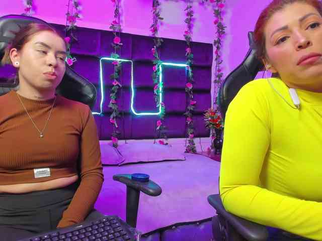 LizaAndCharlottt webcam