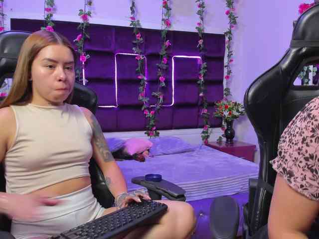 LizaAndCharlottt webcam