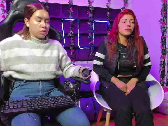 LizaAndCharlottt webcam