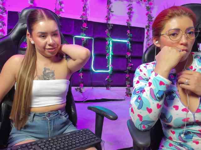 LizaAndCharlottt webcam