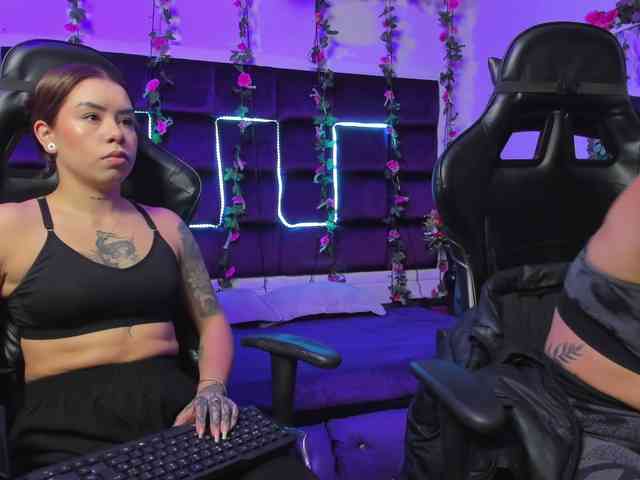 LizaAndCharlottt webcam