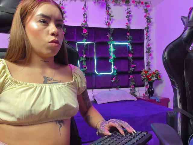 LizaAndCharlottt webcam