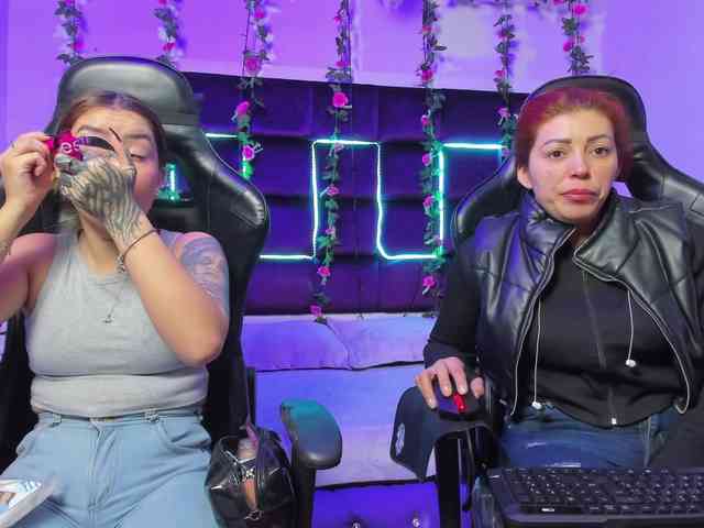LizaAndCharlottt webcam