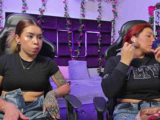 LizaAndCharlottt webcam