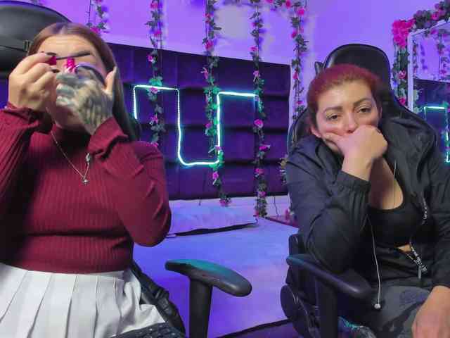 LizaAndCharlottt webcam