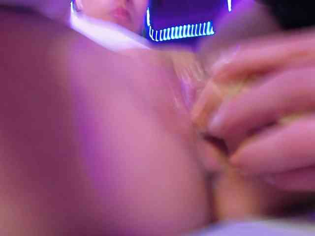 LizaAndCharlottt webcam