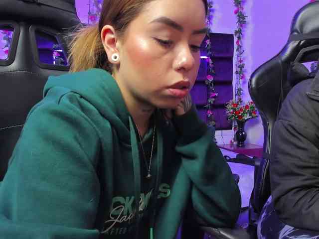 LizaAndCharlottt webcam