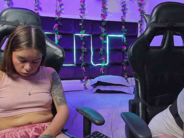 adult sex webcam LizaAndCharlottt