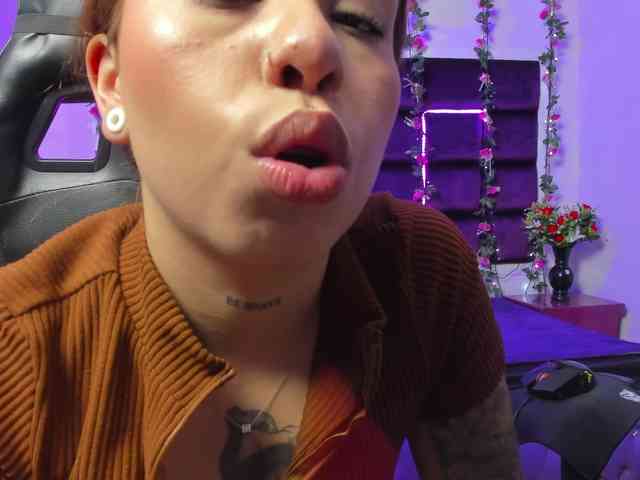 LizaAndCharlottt webcam