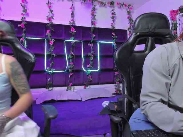 LizaAndCharlottt webcam