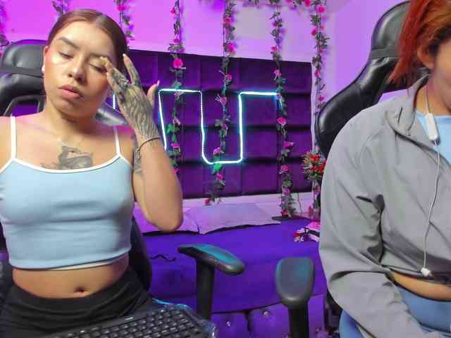 LizaAndCharlottt webcam