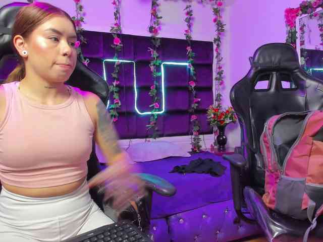 LizaAndCharlottt webcam