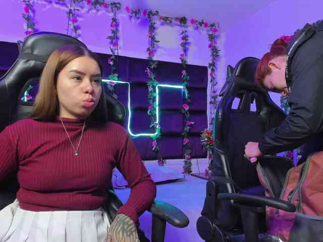 LizaAndCharlottt webcam