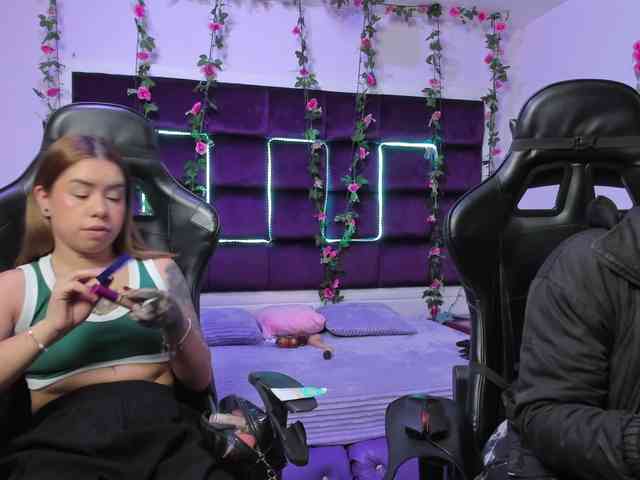 LizaAndCharlottt webcam