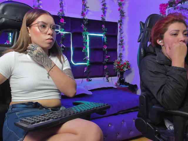 LizaAndCharlottt webcam