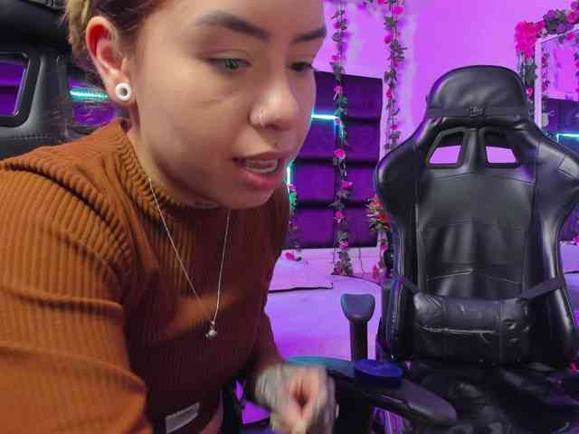 LizaAndCharlottt webcam