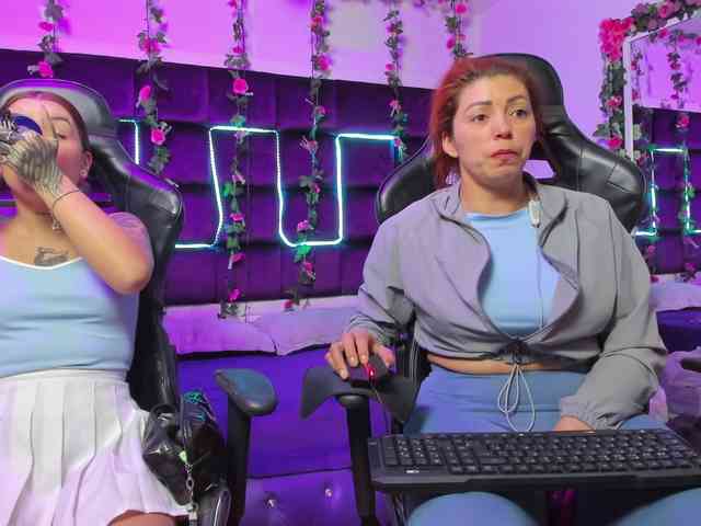 LizaAndCharlottt webcam