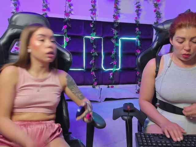 live nude chat room LizaAndCharlottt