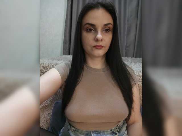 Kristicat's BongaCams show and profile