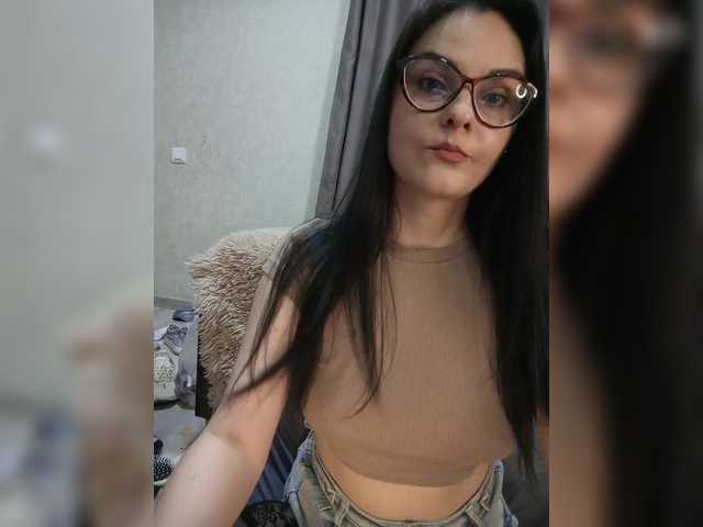 Kristicat's BongaCams show and profile