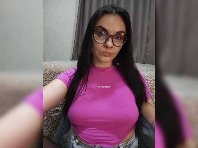Kristicat's BongaCams show and profile