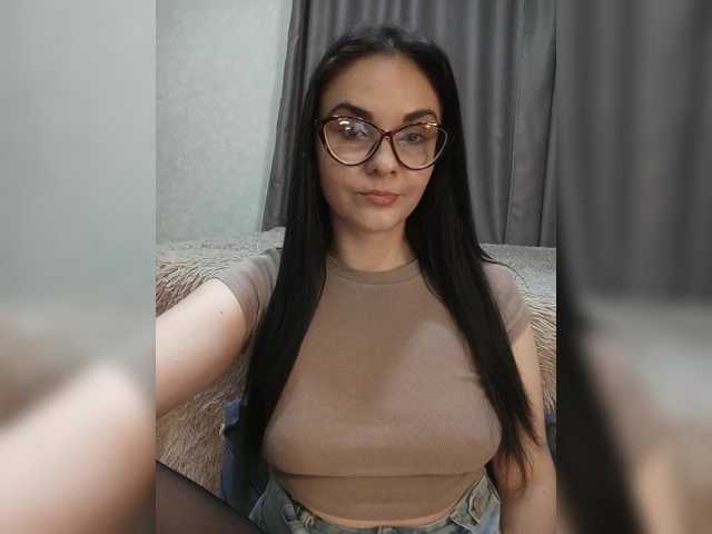 Kristicat's BongaCams show and profile