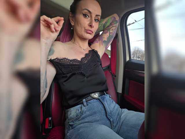 -AnnaMaria-'s BongaCams show and profile