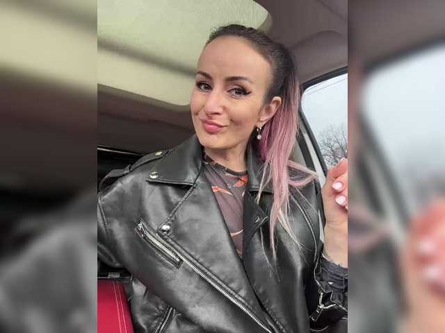 -AnnaMaria-'s BongaCams show and profile