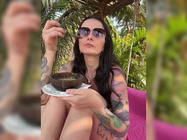 -AnnaMaria-'s BongaCams show and profile