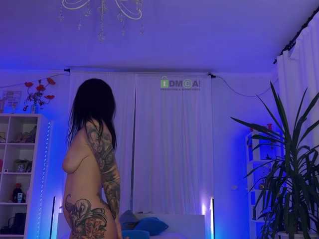 -AnnaMaria-'s BongaCams show and profile