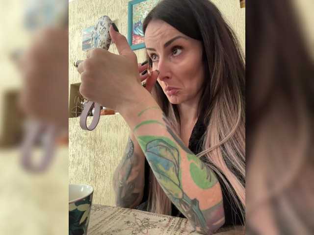 -AnnaMaria-'s BongaCams show and profile